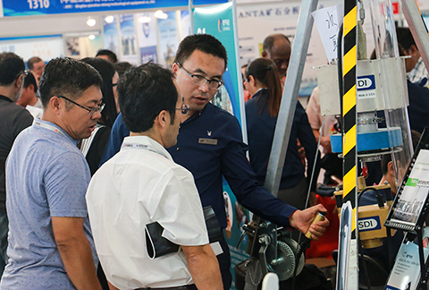 矿业大会上介绍沉积物取样设备.jpg 矿业大会上介绍沉积物取样设备.jpg