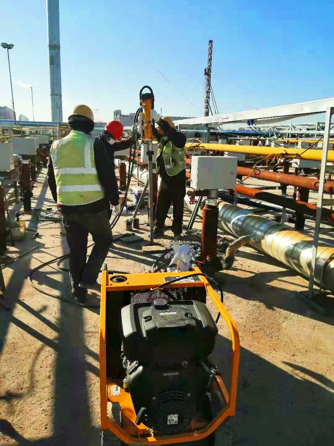 客户试机 (3).jpg 客户试机 (3).jpg