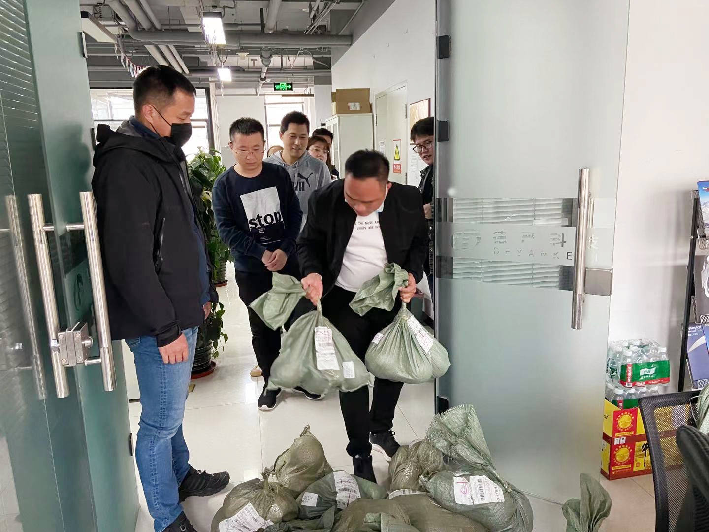 e99693421741cfd0547cbeb9a7d72ec.jpg e99693421741cfd0547cbeb9a7d72ec.jpg