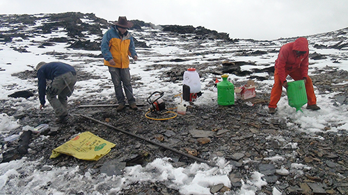 绍尔钻机高山采样.jpg 绍尔钻机高山采样.jpg