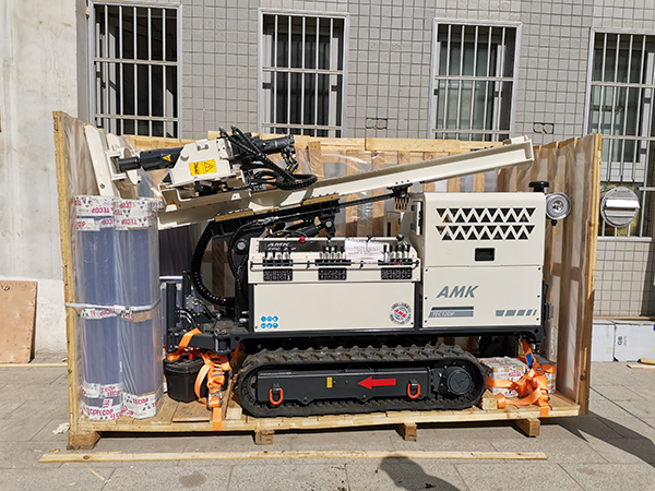 液压直推钻机.jpg 液压直推钻机.jpg