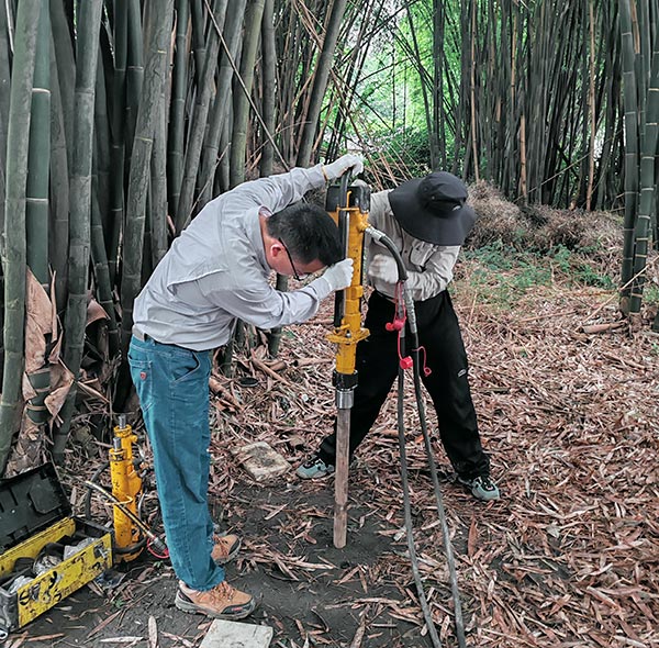 钻进-(2).jpg 钻进-(2).jpg