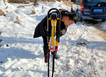美国犀牛HPD手持式取土钻机山西太原交付使用 美国犀牛HPD手持式取土钻机山西太原交付使用