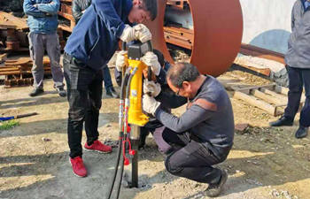 犀牛HPD液压取土钻机培训演示 犀牛HPD液压取土钻机培训演示