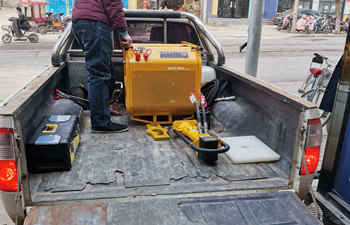 犀牛HPD液压土壤钻机技术培训 犀牛HPD液压土壤钻机技术培训