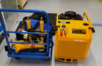 犀牛液压取土钻机交付完成 犀牛液压取土钻机交付完成