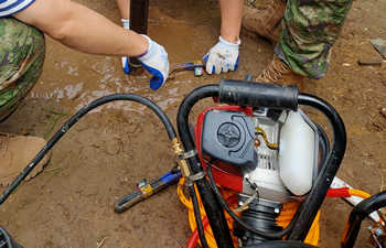 绍尔背包钻机交付现场 绍尔背包钻机交付现场