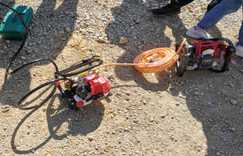 绍尔岩芯取样钻机交付完成 绍尔岩芯取样钻机交付完成