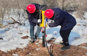 犀牛HPD小型取土钻机交付演示 犀牛HPD小型取土钻机交付演示