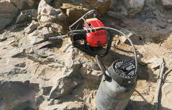 河北某地绍尔背包钻机交付培训 河北某地绍尔背包钻机交付培训