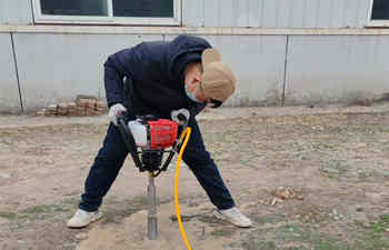 绍尔背包取样钻机的交付