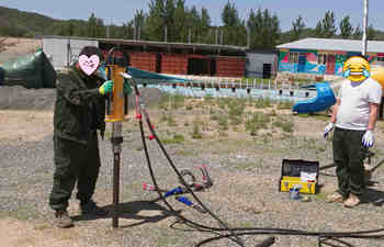 犀牛采样钻机取样演示